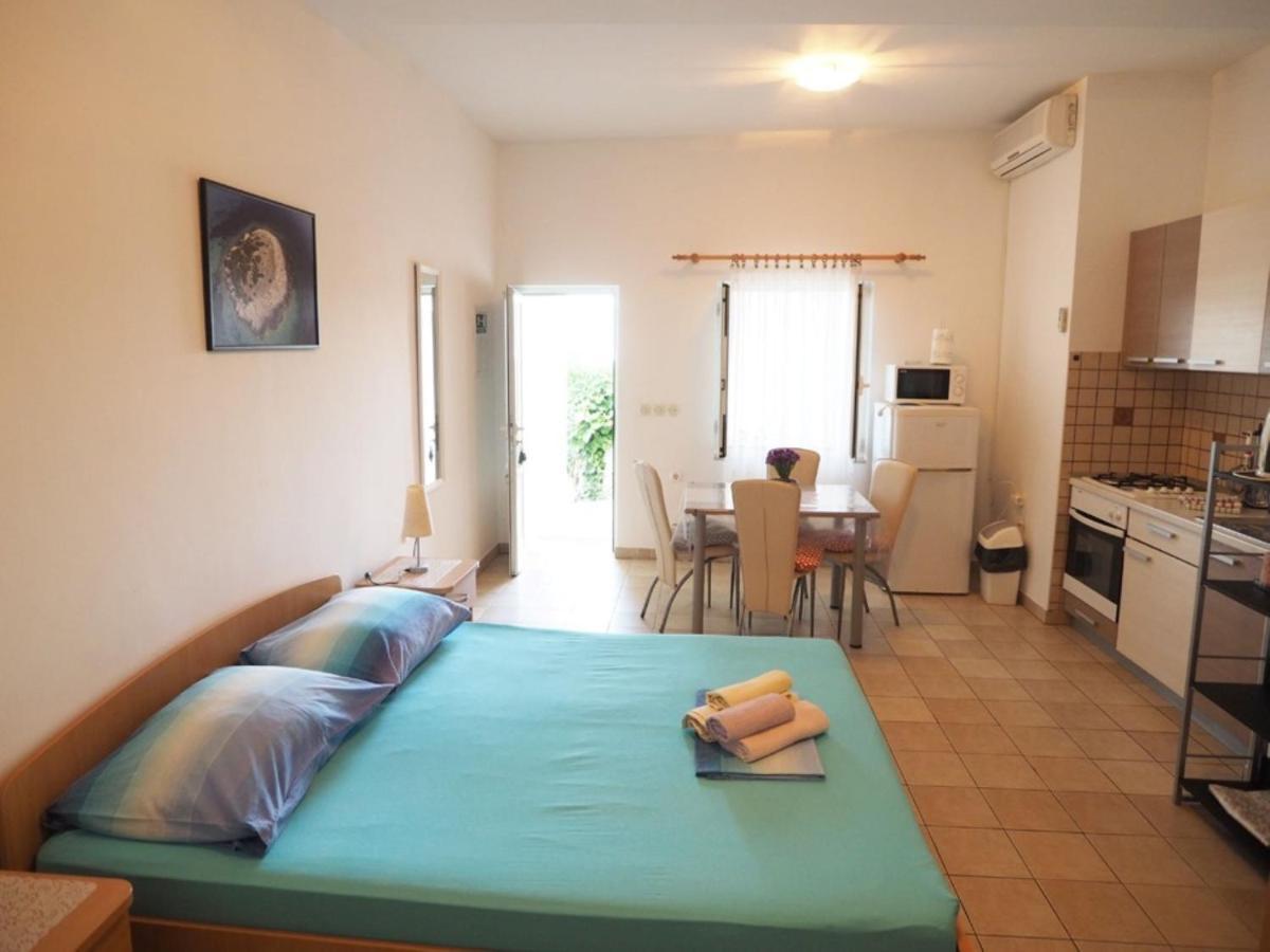 Apartments Skorin Лумбарда Екстериор снимка