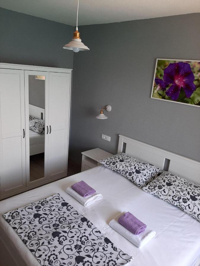 Apartments Skorin Лумбарда Екстериор снимка