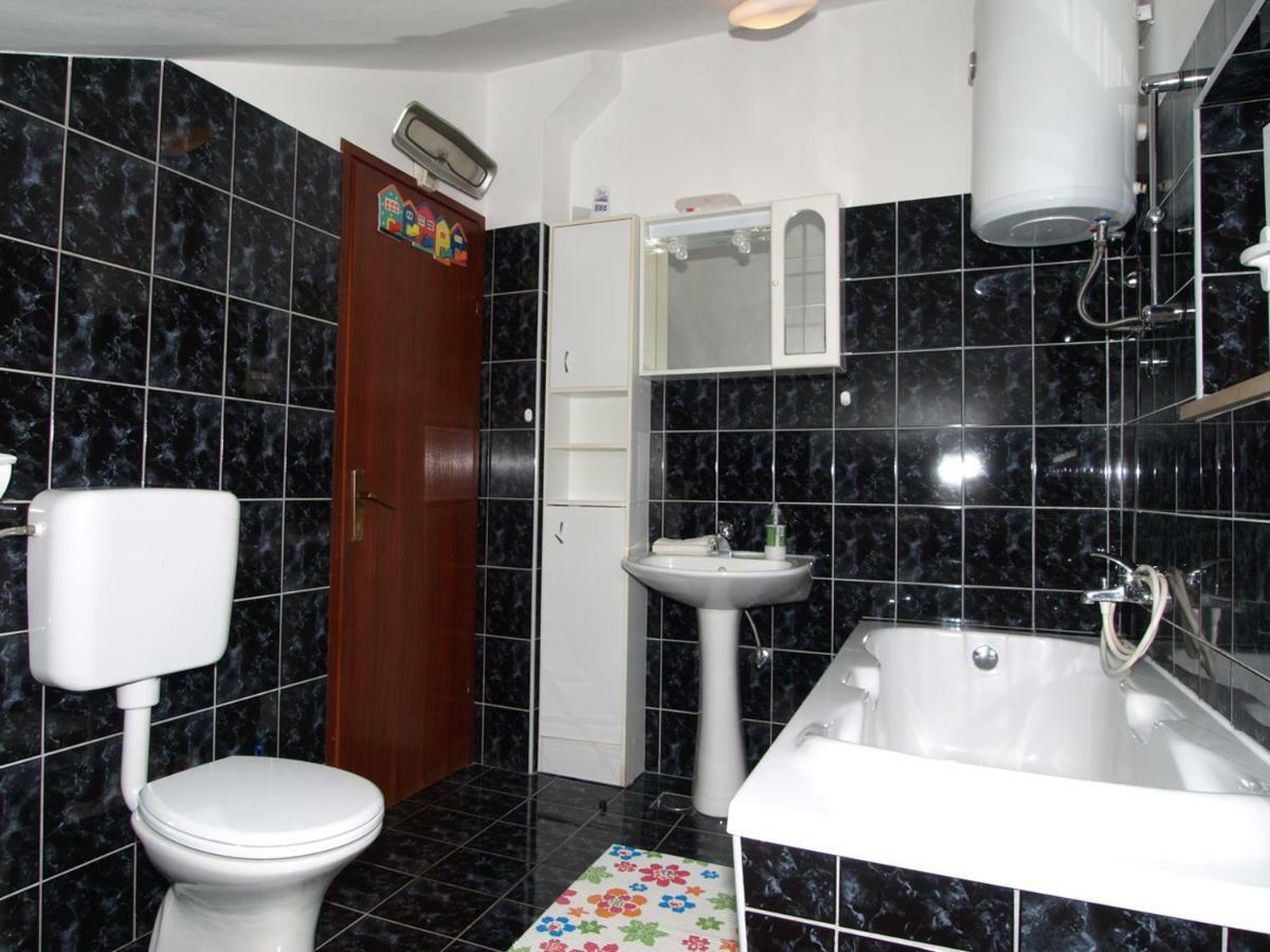 Apartments Skorin Лумбарда Екстериор снимка