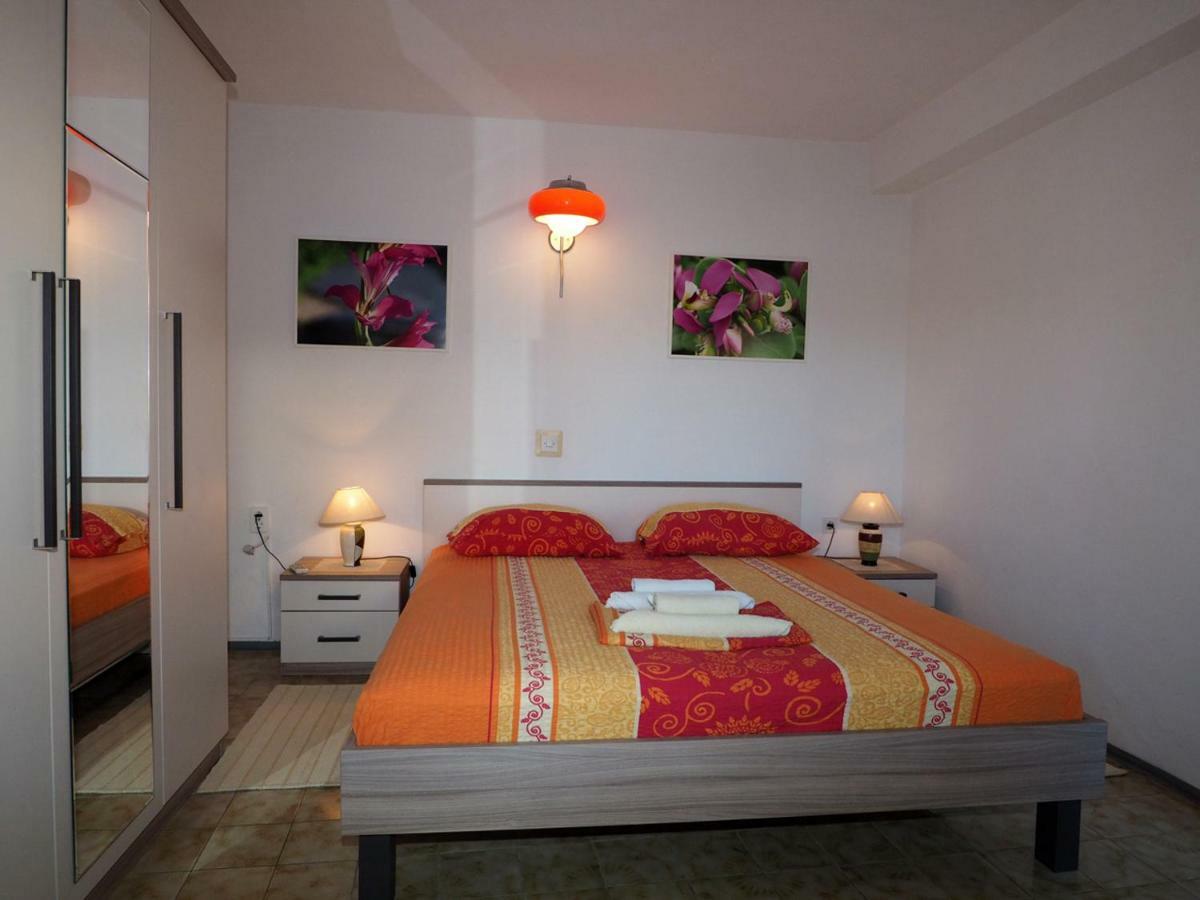 Apartments Skorin Лумбарда Екстериор снимка
