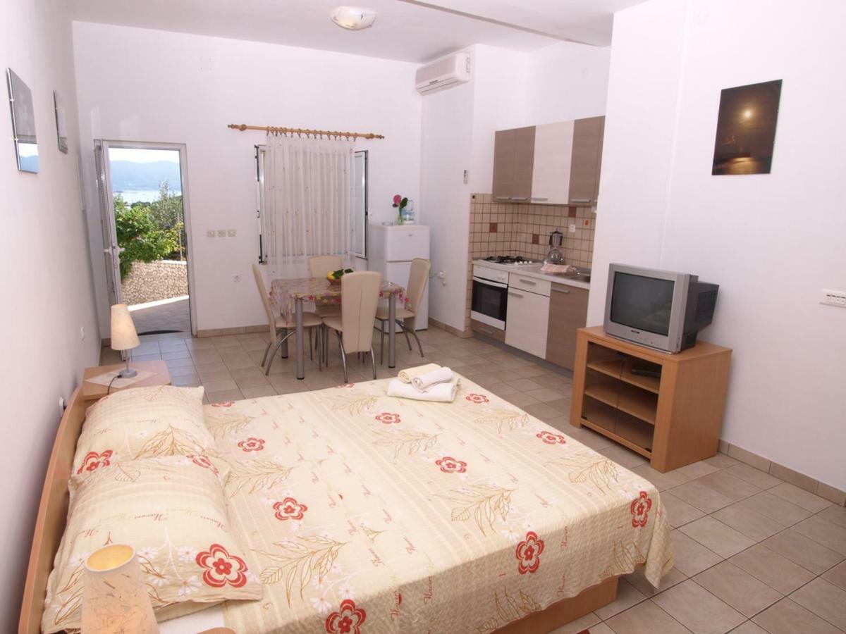 Apartments Skorin Лумбарда Екстериор снимка