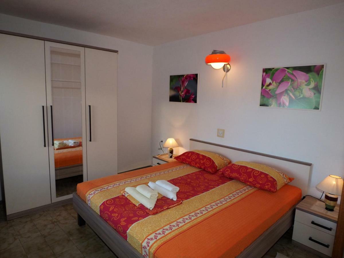 Apartments Skorin Лумбарда Екстериор снимка