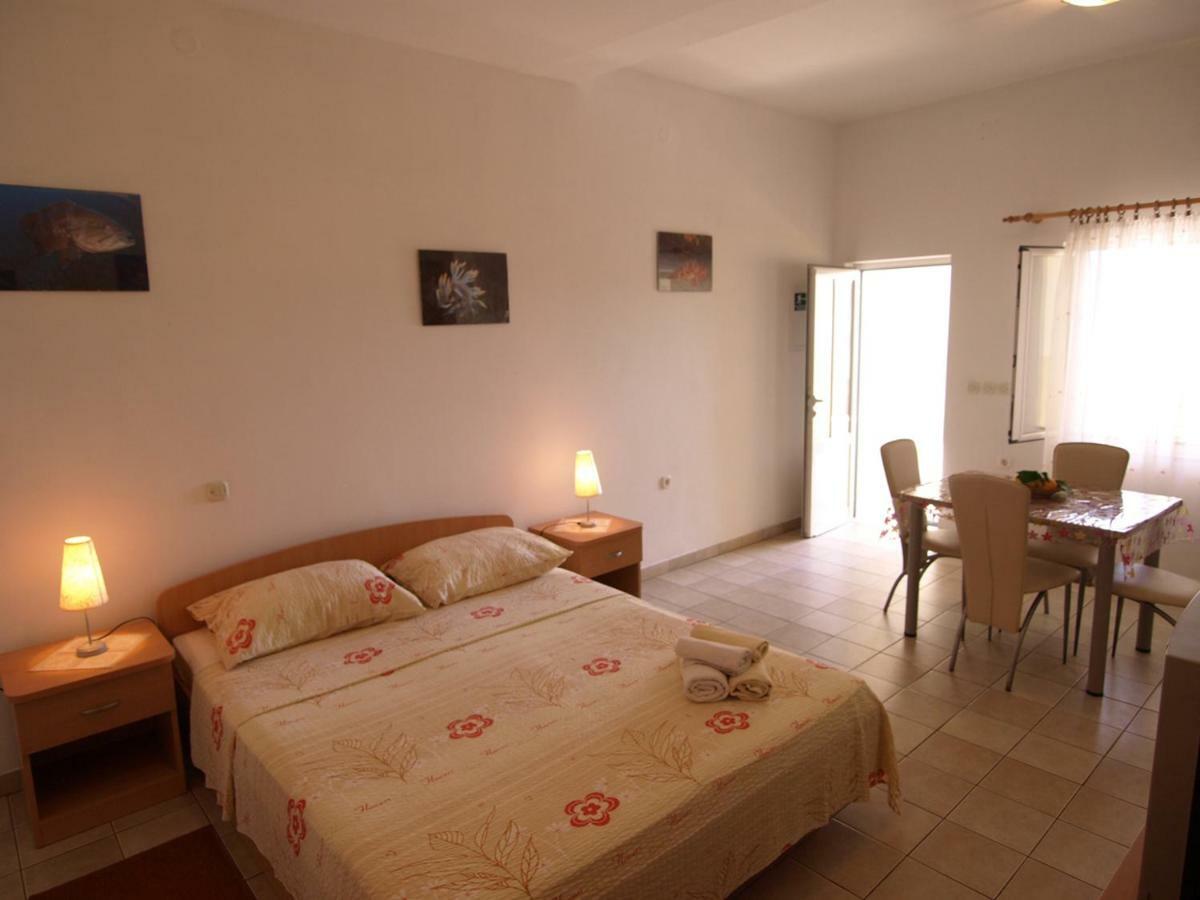 Apartments Skorin Лумбарда Екстериор снимка